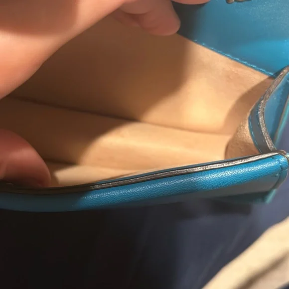 Teal velvet Gucci Dionysus purse. Missing one stone. Good condition - Picture 3 of 7